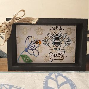 Bee Our Guest Shelf Sitter